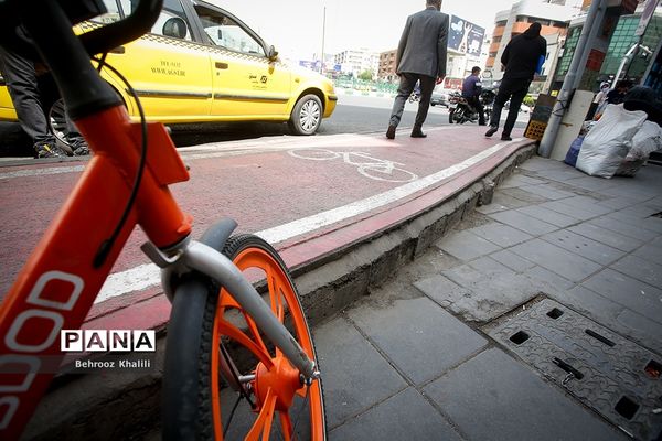 اینجا مسیر دوچرخه سواری است