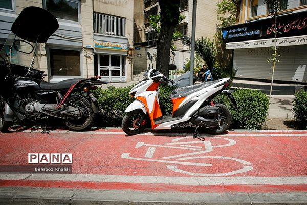 اینجا مسیر دوچرخه سواری است