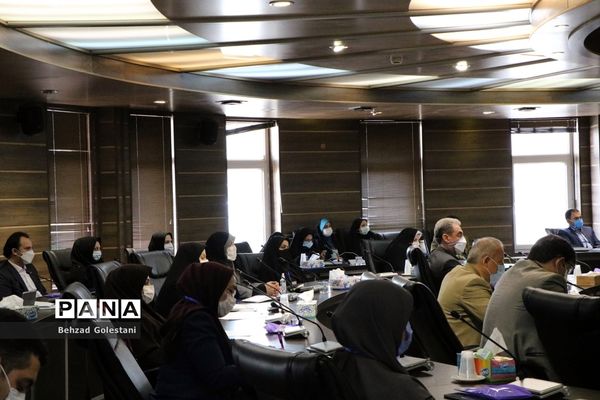 نشست وزیر آموزش و پرورش با معلمان منتخب آذربایجان غربی