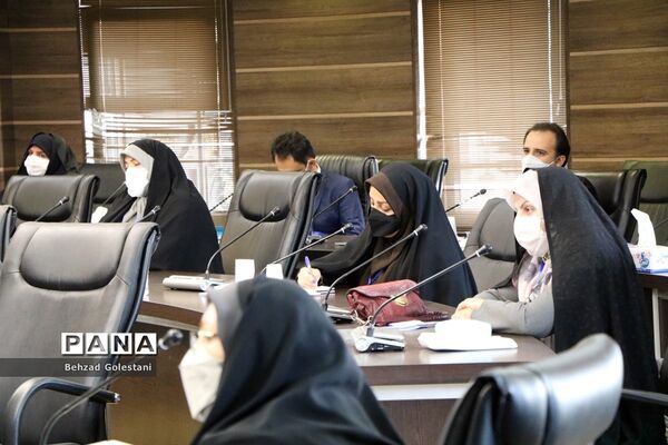 نشست وزیر آموزش و پرورش با معلمان منتخب آذربایجان غربی