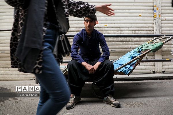 نه چرخ گاری می‌چرخد، نه چرخ زندگی