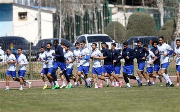 یک استقلالی از سفر به عربستان جا ماند