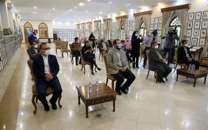 تمبرهای «پیشگامان هنر انقلاب و دفاع مقدس» رونمایی شد