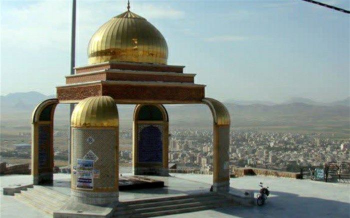 برگزاری نماز جماعت در تپه نورالشهدا