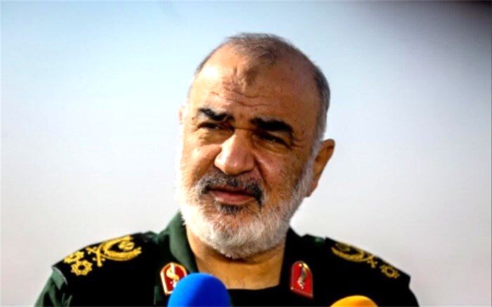 سردار سلامی: وحدت ارتش و سپاه آرزوهای دشمن را باطل ساخته است