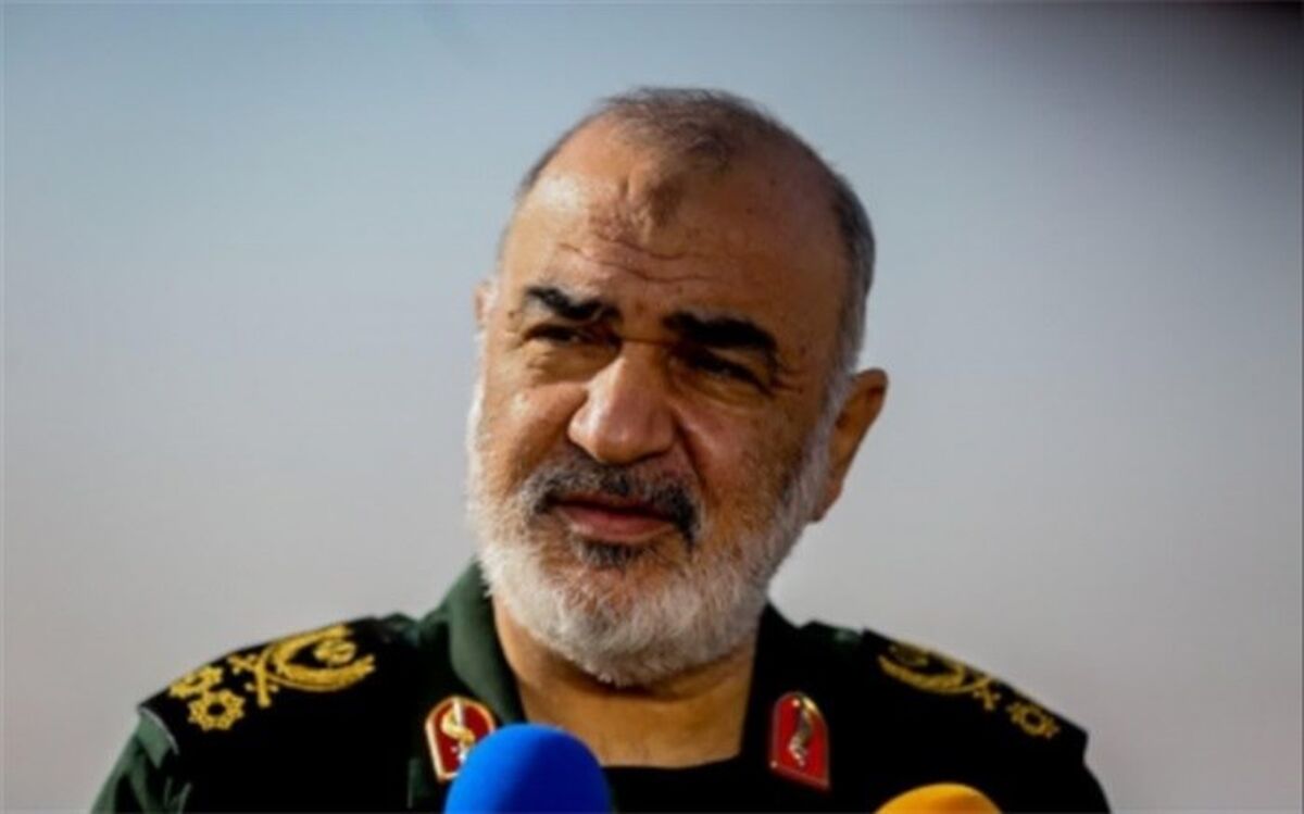 سردار سلامی: وحدت ارتش و سپاه آرزوهای دشمن را باطل ساخته است