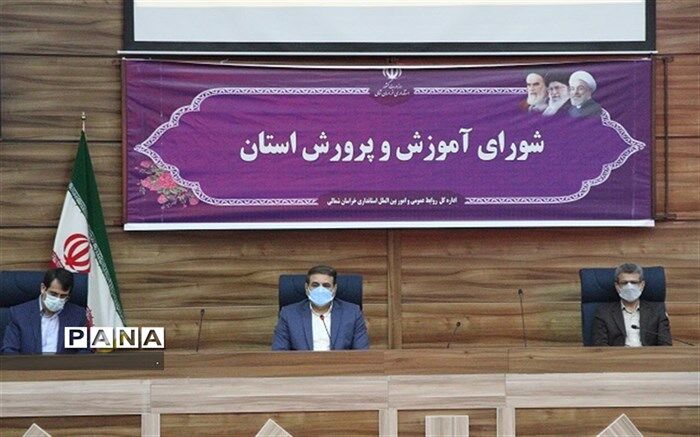 تکریم معلمان وظیفه همه سازمان ها و نهادها و توجه به آینده سازان است