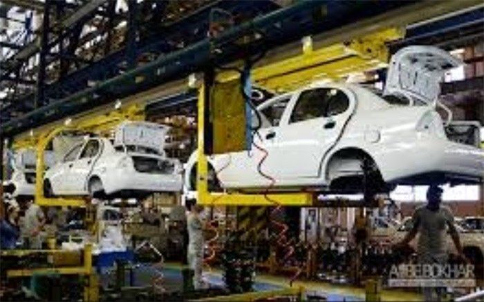 ۲۱۰۰خودرو در گمرک‌های کشور خاک می‌خورد