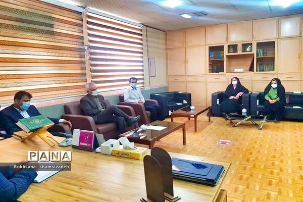تقدیر از همکاران برتر در جشنواره کشوری تولید محتوا شهرستان امیدیه