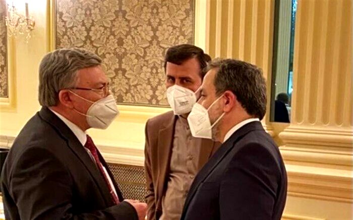 عراقچی: همه چیز با دقت در حال پیش رفتن است