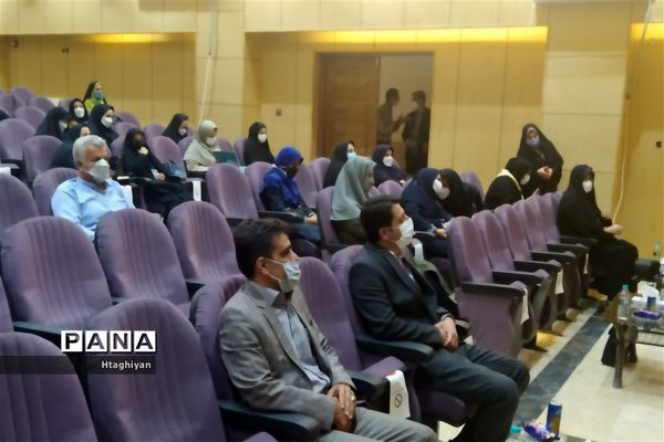 گردهمایی مربیان تشکیلات دانش آموزی پیشتازان سازمان دانش آموزی شاهین شهر