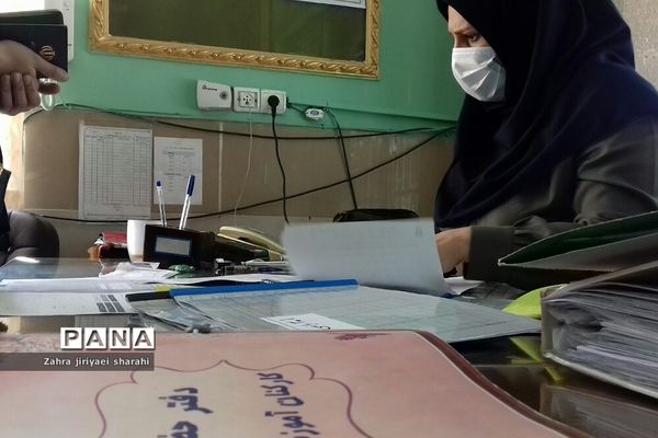 ستاد ثبت نام دانش‌آموزان مدرسه حدیث‌کساءخاورشهر