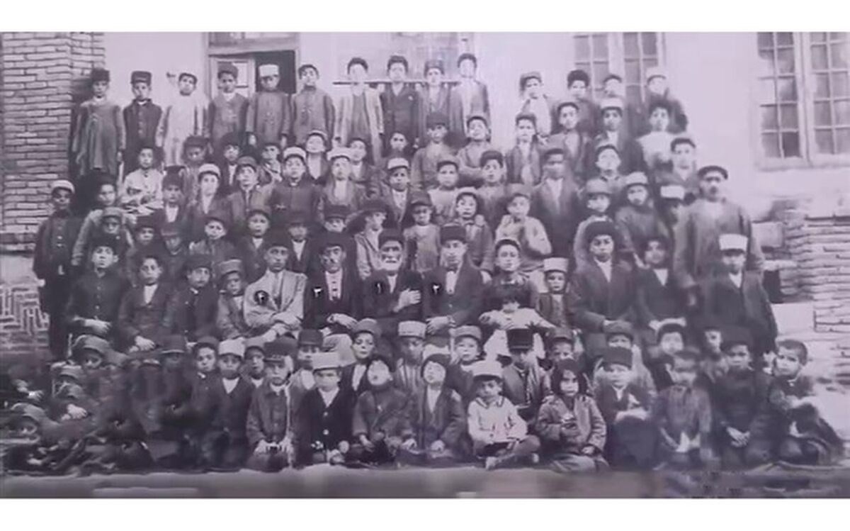 رونمایی از ۲۵ قطعه عکس تاریخی آموزش و پرورش مراغه