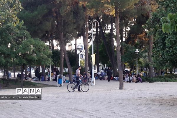 حضور پرشور مردم  کاشمر در پنجشنبه شب در امامزاده سید حمزه