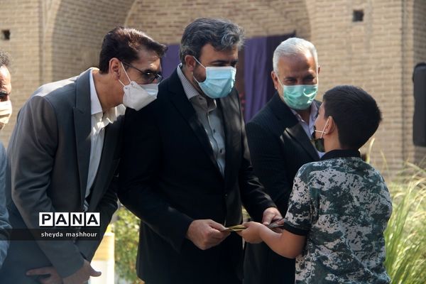 آیین اختتامیه جشنواره تابستان شاد و افتتاحیه جشنواره پنجره‌های امید در رباط‌کریم