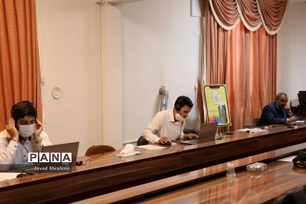 مانور ارتباط تصویری با راه یافتگان به مرحله نهایی مسابقات قرآن عترت و نماز فرهنگیان کشور