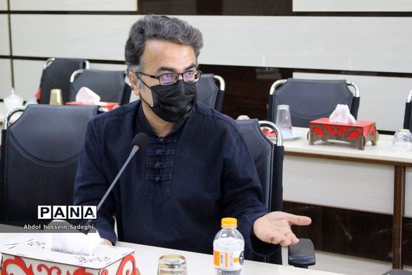 تجلیل از مقام آوران جشنواره کشوری معلمان هنرمند استان بوشهر