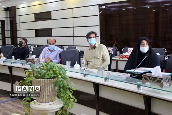 تجلیل از مقام آوران جشنواره کشوری معلمان هنرمند استان بوشهر