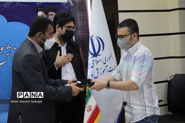تجلیل از مقام آوران جشنواره کشوری معلمان هنرمند استان بوشهر