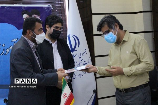 تجلیل از مقام آوران جشنواره کشوری معلمان هنرمند استان بوشهر