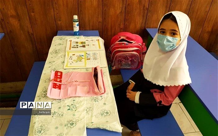 از دانش‌آموزان در مدرسه تست کرونا گرفته شود
