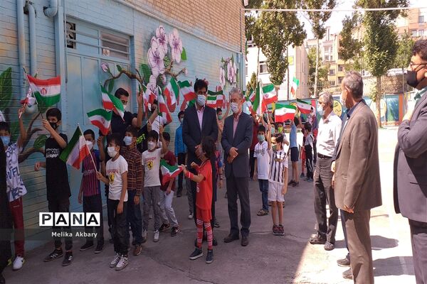افتتاح کتابخانه و سالن ورزشی در دبستان  شاهد استاد شهریار