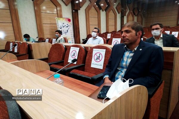 تقدیر از بانک‌های عامل و کارآفرین برتر کمیته امداد حضرت خمینی شهرستان کاشمر