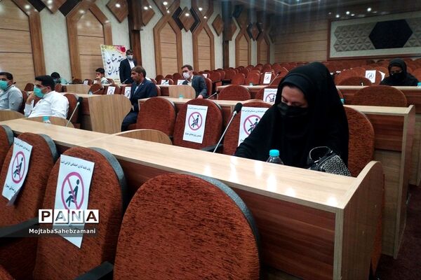 تقدیر از بانک‌های عامل و کارآفرین برتر کمیته امداد حضرت خمینی شهرستان کاشمر