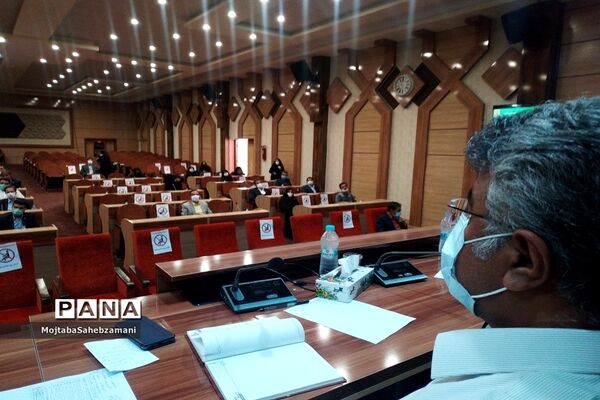 تقدیر از بانک‌های عامل و کارآفرین برتر کمیته امداد حضرت خمینی شهرستان کاشمر
