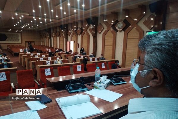 تقدیر از بانک‌های عامل و کارآفرین برتر کمیته امداد حضرت خمینی شهرستان کاشمر