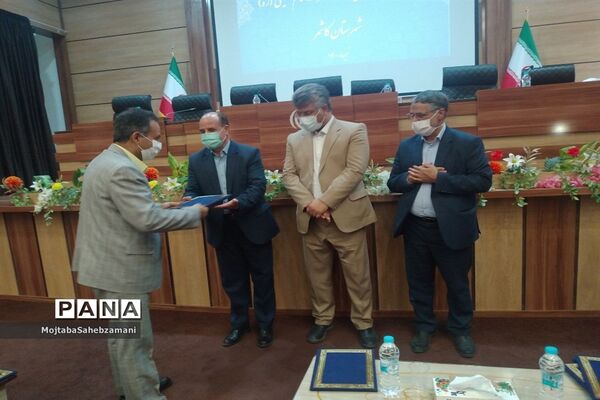 تقدیر از بانک‌های عامل و کارآفرین برتر کمیته امداد حضرت خمینی شهرستان کاشمر