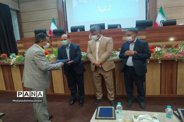 تقدیر از بانک‌های عامل و کارآفرین برتر کمیته امداد حضرت خمینی شهرستان کاشمر