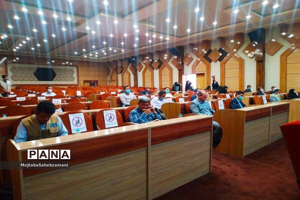 تقدیر از بانک‌های عامل و کارآفرین برتر کمیته امداد حضرت خمینی شهرستان کاشمر