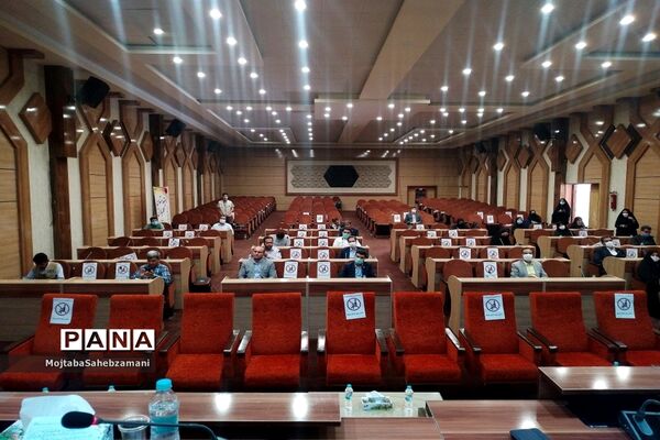 تقدیر از بانک‌های عامل و کارآفرین برتر کمیته امداد حضرت خمینی شهرستان کاشمر