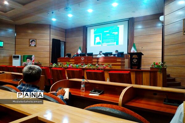 تقدیر از بانک‌های عامل و کارآفرین برتر کمیته امداد حضرت خمینی شهرستان کاشمر