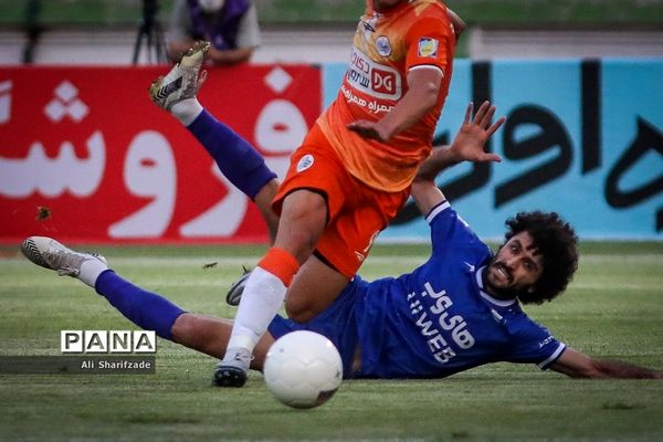 دیدار تیم های استقلال - سایپا