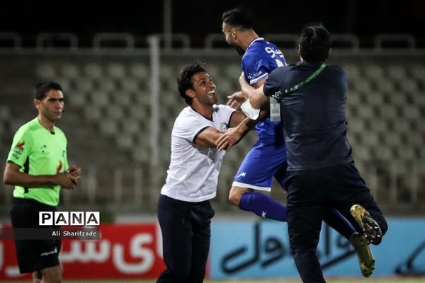 دیدار تیم های استقلال - سایپا