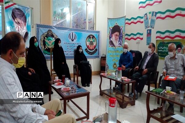 نشست نویسندگان دفاع مقدس  به مناسبت روز قلم در کاشمر