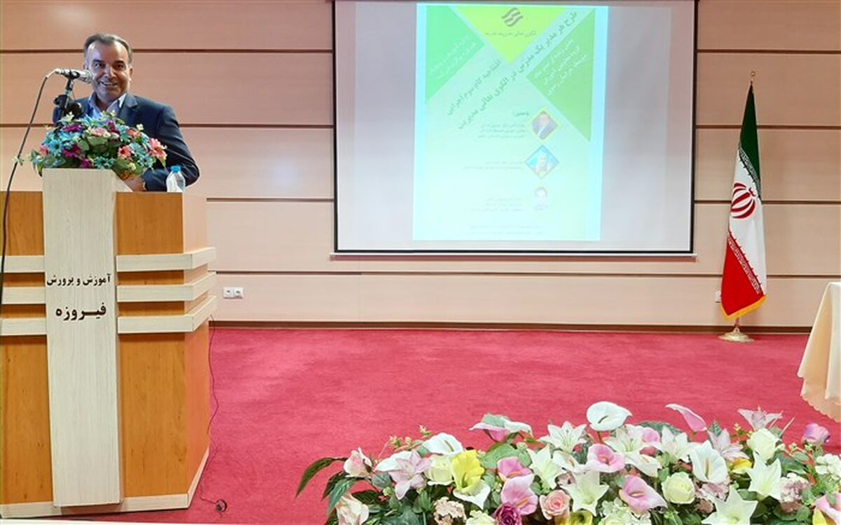 معمار و طراحی اصلی تعالی مدیریت در مدرسه، مدیر است