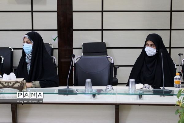 جلسه دبیرخانه کشوری جشنواره مفلحون در اداره‌کل آموزش و پرورش استان بوشهر