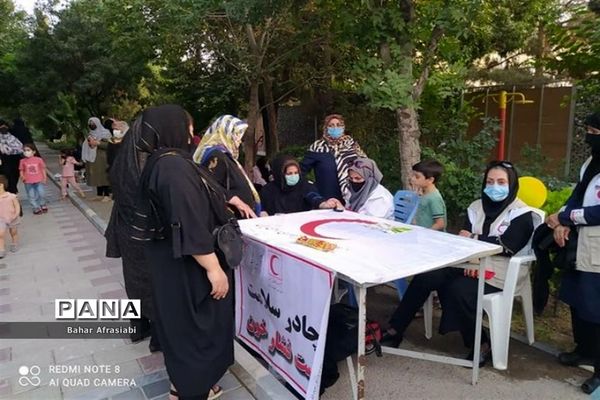 برگزاری ایستگاه سلامت و کنترل قند و فشار خون در شهرستان رباط کریم