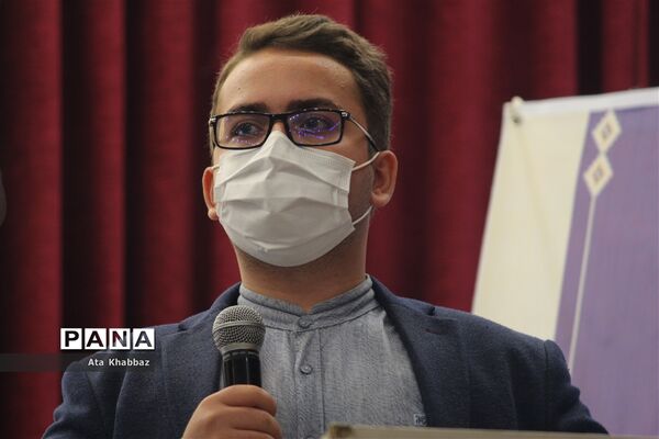 آئین تجلیل از برگزیدگان مسابقه اسطوره های مقاومت آموزش و پرورش در آذربایجان شرقی