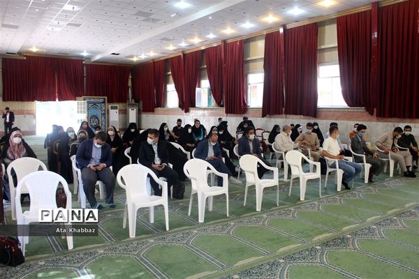 آئین تجلیل از برگزیدگان مسابقه اسطوره های مقاومت آموزش و پرورش در آذربایجان شرقی