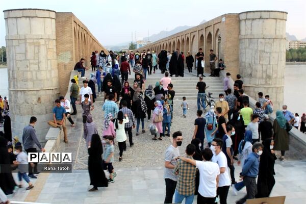 چشم اصفهان به زاینده رود روشن شد