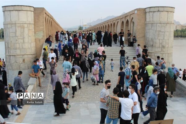 چشم اصفهان به زاینده رود روشن شد