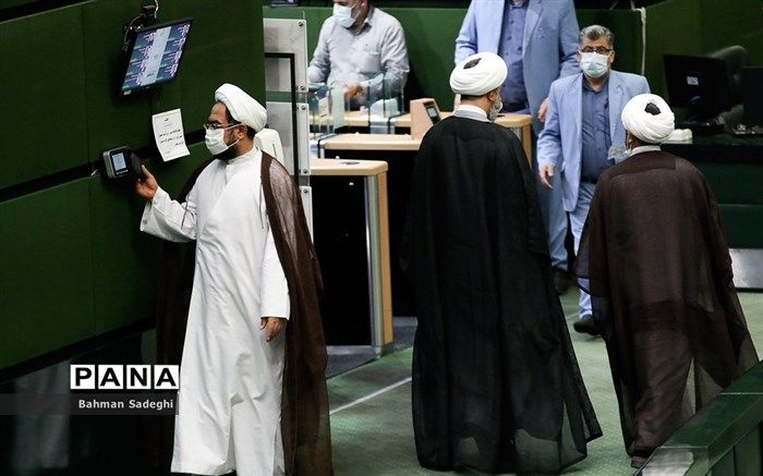 طرح ممنوعیت خروج مسئولان دوشنبه بررسی می‌شود