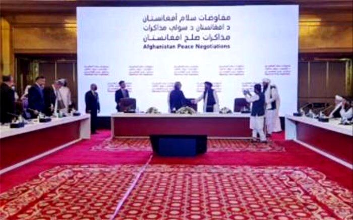 توافق حکومت افغانستان و طالبان بر ادامه مذاکرات بدون آتش‌بس