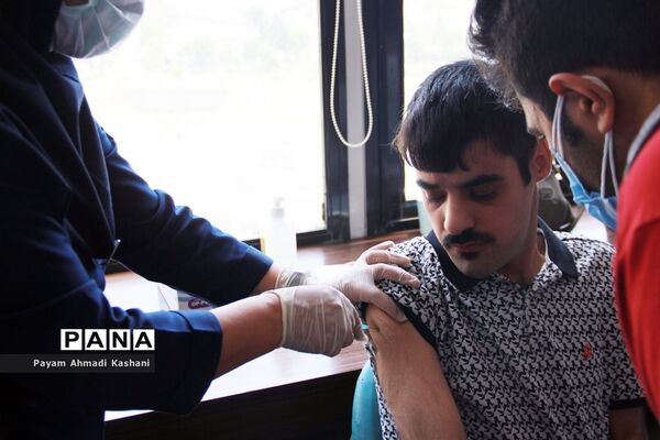 واکسناسیون بیماران بزرگسال اتیسم توسط انجمن اتیسم ایران در بیمارستان آتیه تهران