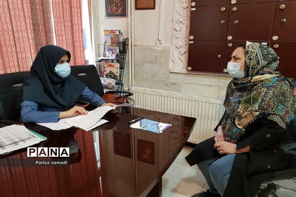 استقرار میز هدایت تحصیلی جهت مشاوره دانش آموزان منطقه ۱۳