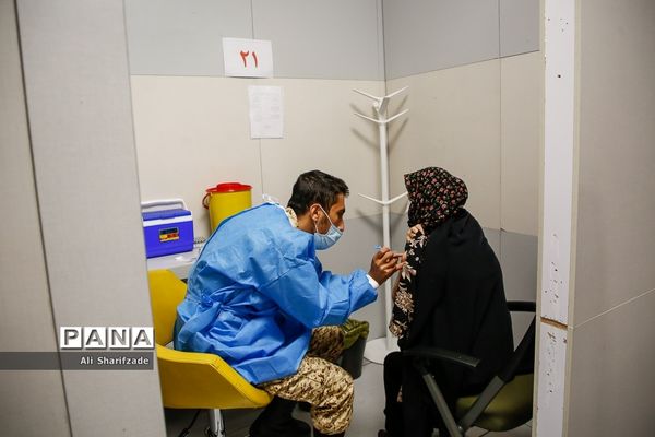 واکسیناسیون کرونا در ایران مال